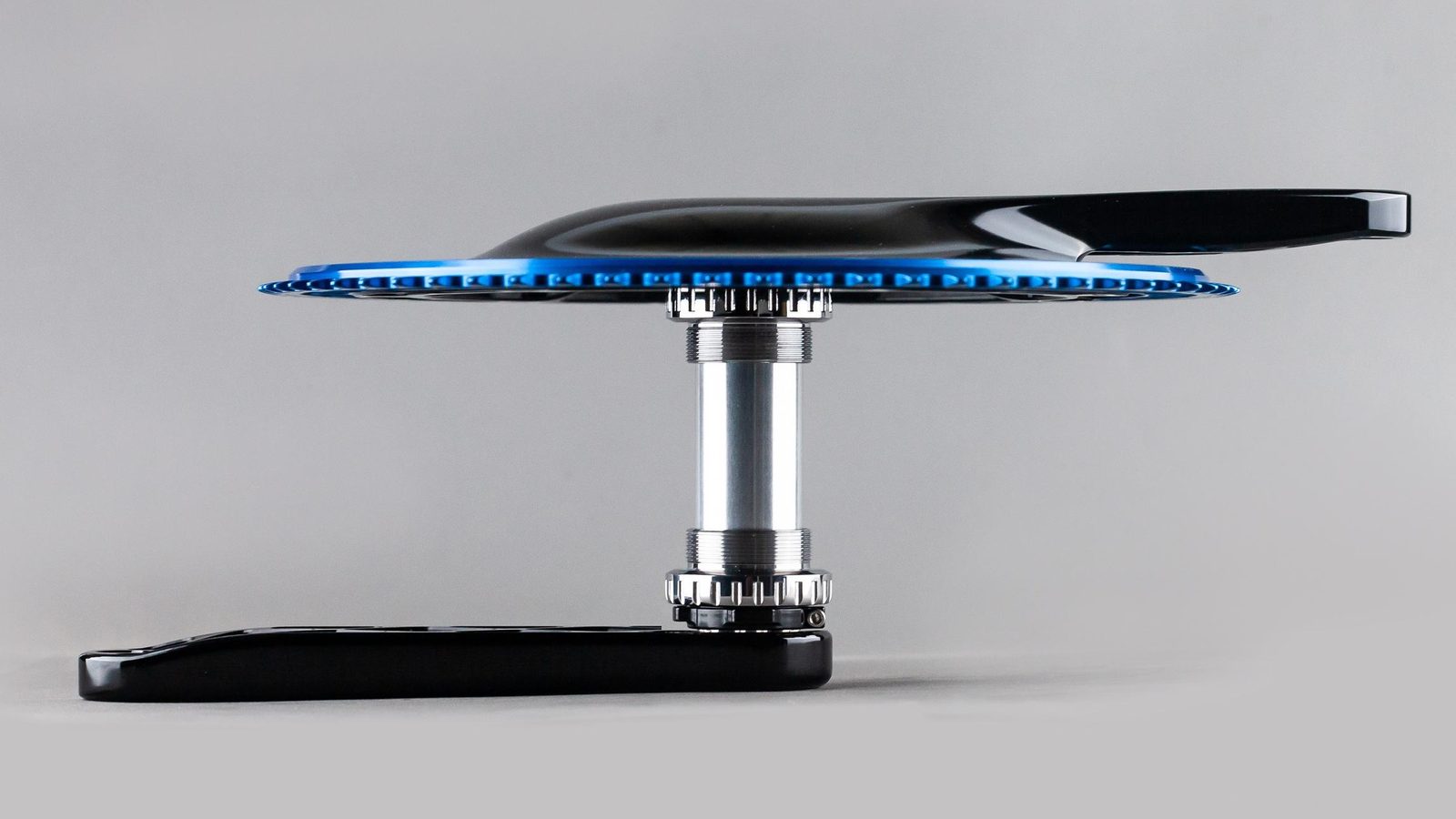 Side profile of the Raketa 200 BCD crankset and axle